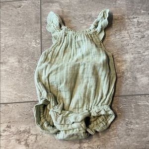 Jamie Kay Onsie So sweet on! EUC